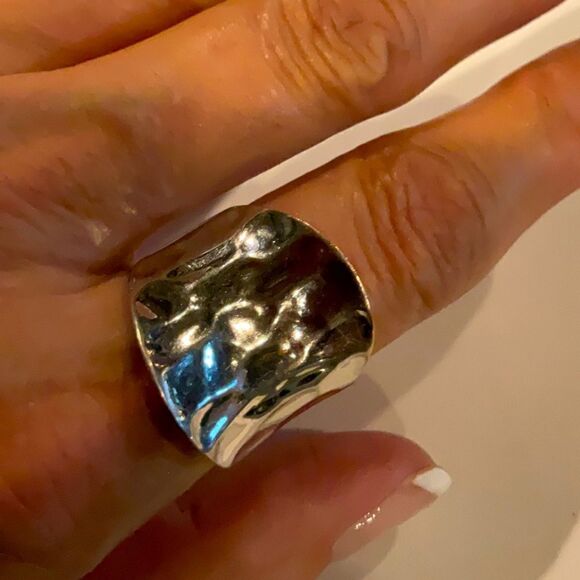 Modern Hammered Ring - Picture 1 of 10